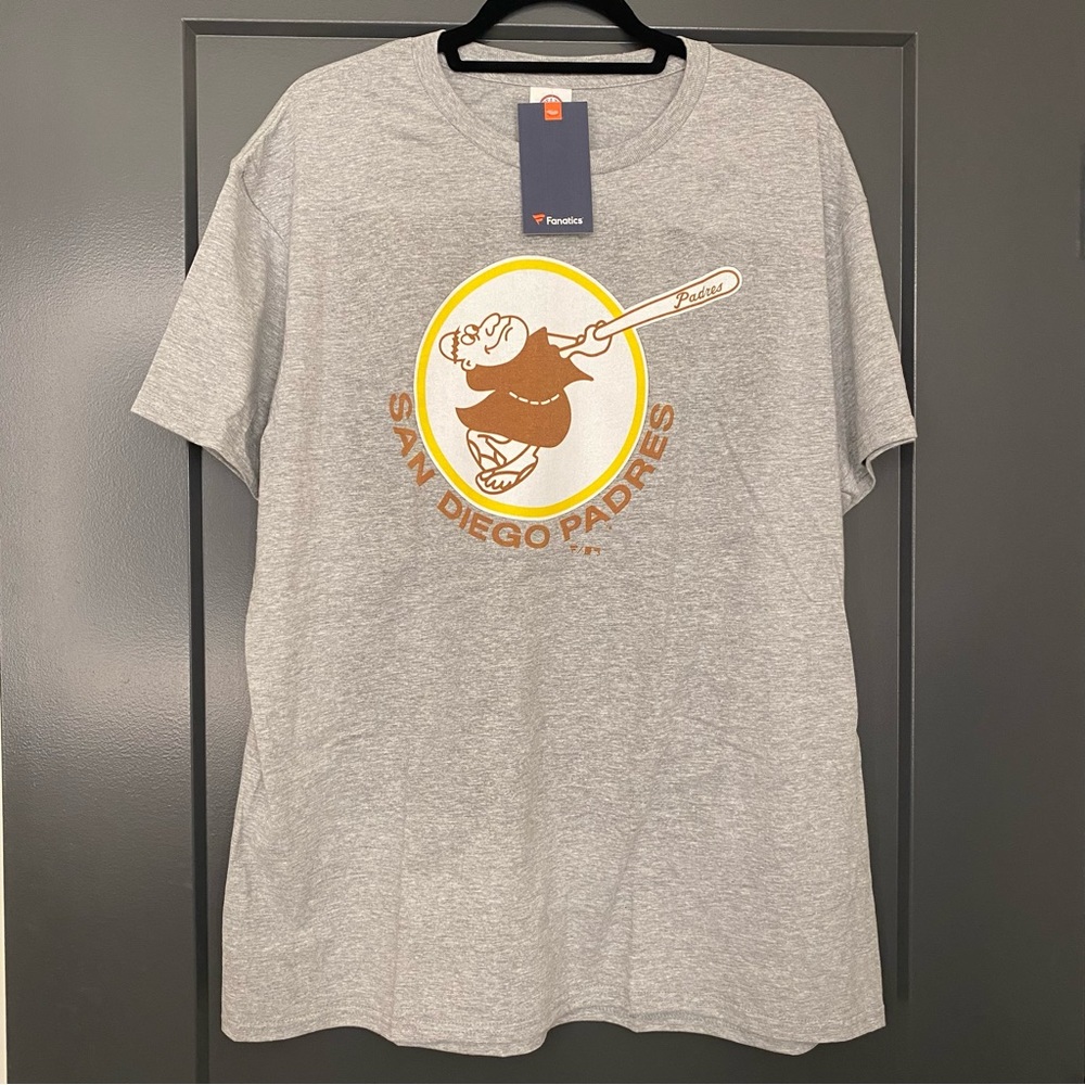 XL San Diego Padres Fanatics tshirt